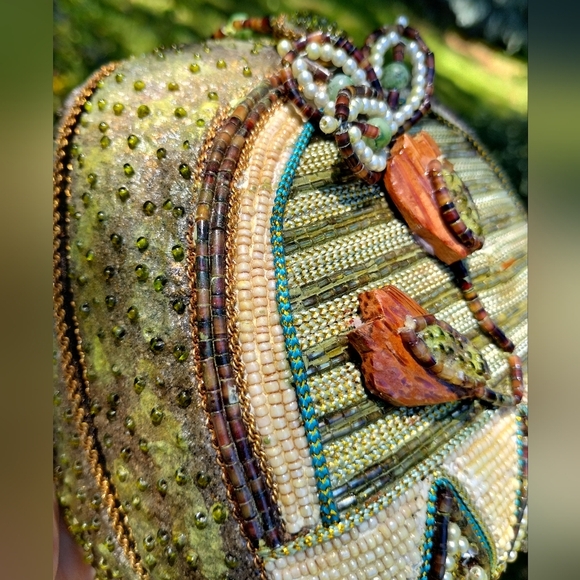 NWT Beaded Green Forest Crossbody LESTER MELNICK inventory! - Picture 4 of 16